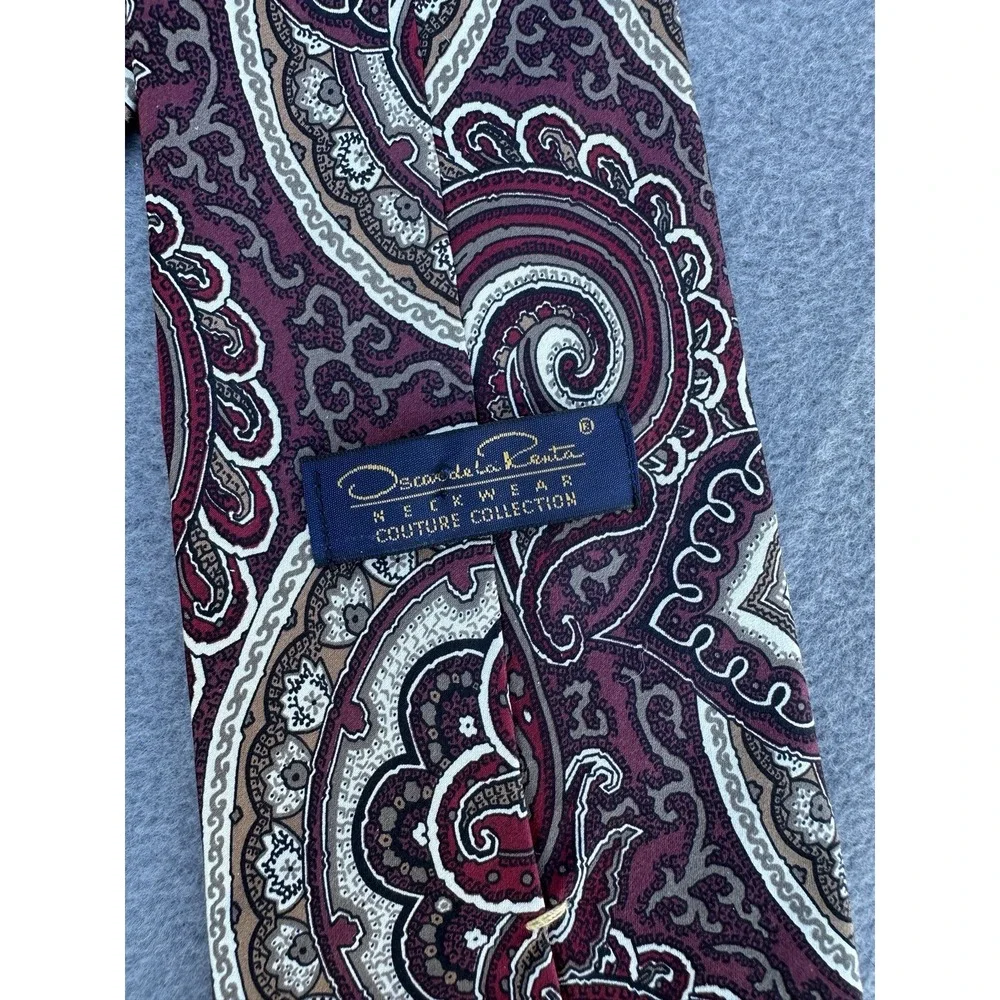 VTG Oscar de la Renta Silk Tie Burgundy Paisley Couture Collection MadeinUSA 90s